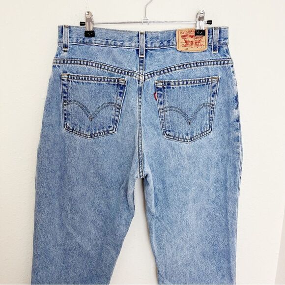 Vintage Levi's 550 Relaxed Tapered Leg High Waisted Jean Light Wash - Picture 1 of 13